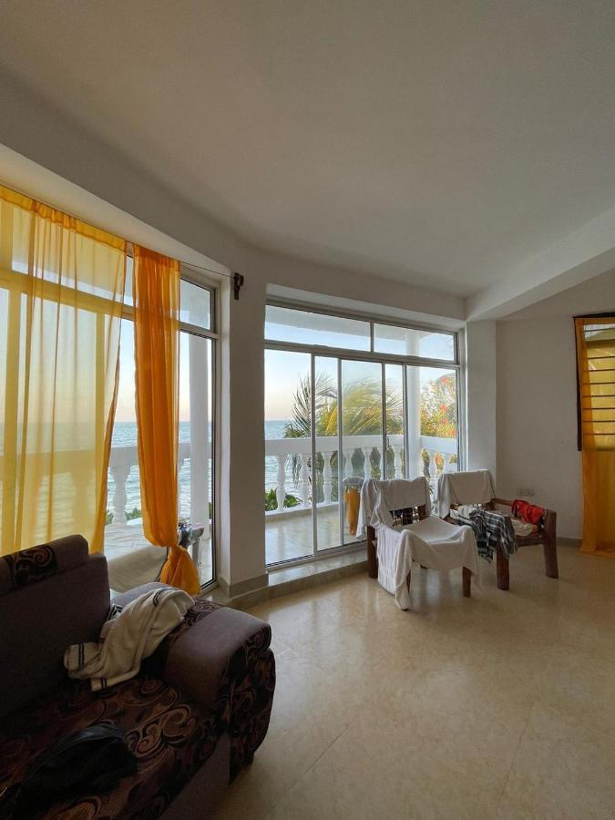 Villa Mina Beachhouse ジャンビアニ エクステリア 写真