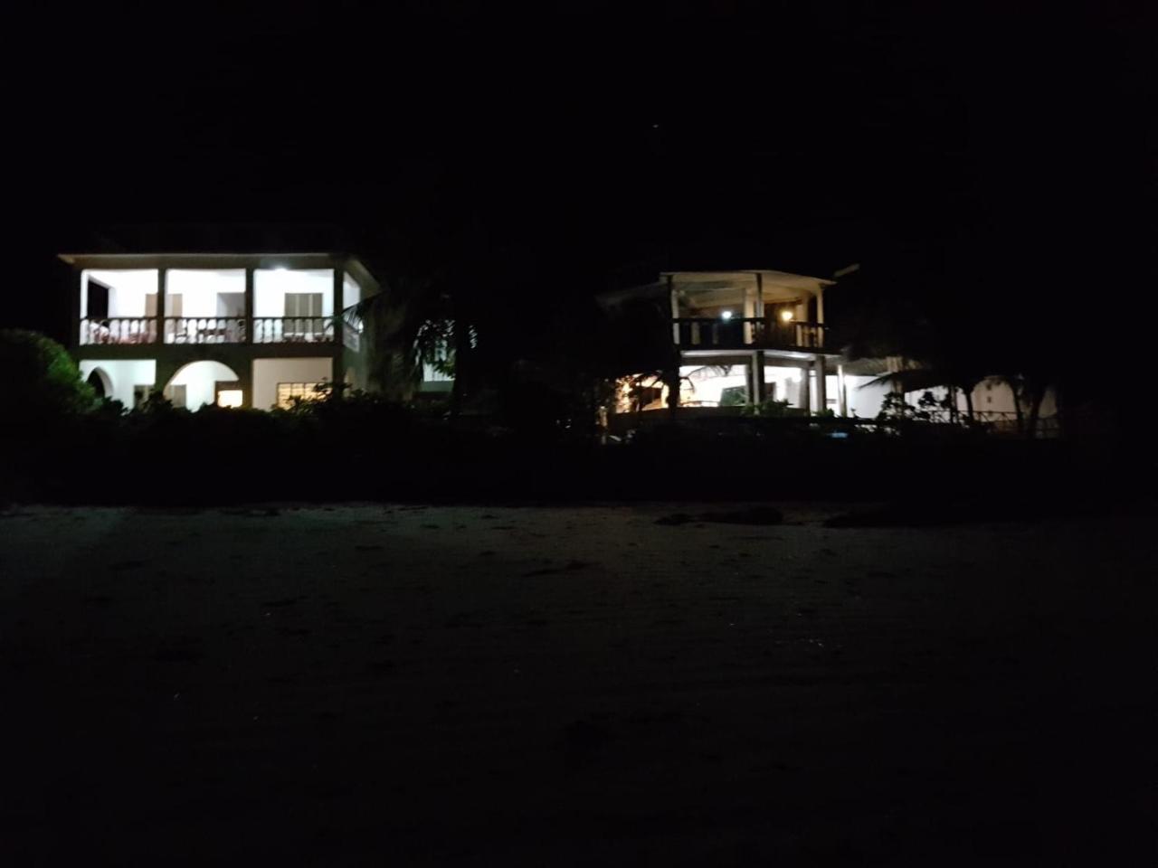 Villa Mina Beachhouse ジャンビアニ エクステリア 写真